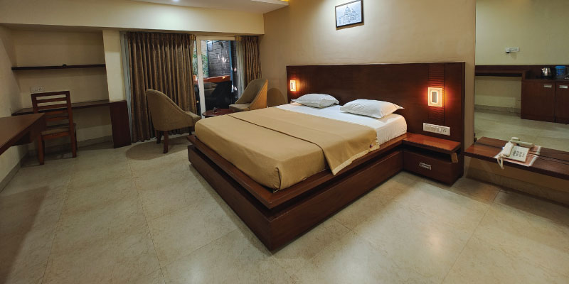 Executive Room With Deck /website/images/rooms/room-with-deck/room-with-deck-5.jpg